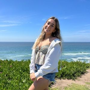 Meet your Posher, Delaney